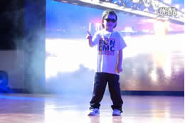 武漢貝卡千人舞展舞蹈過(guò)程