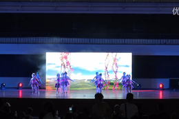 武漢貝卡千人展演舞蹈山旮旯的磨利嘎