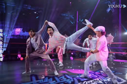 歡快櫻花秀席卷舞臺，少女心爆發(fā)，仙人老師的煙火放的不錯呀！