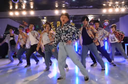 嗷～～～～ 尖叫聲沒(méi)斷過(guò)！ 這也太嗨了吧～